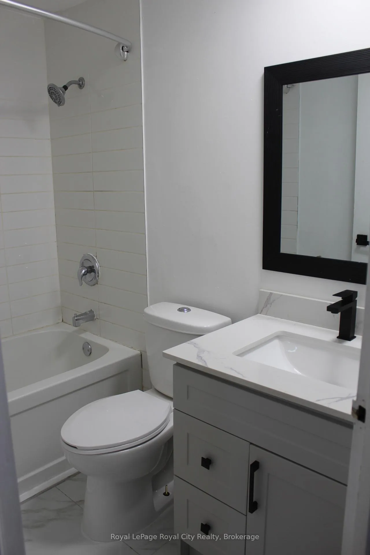 Photo 15 of 137 Jansen Avenue, Kitchener, Centreville Chicopee — HOMEH