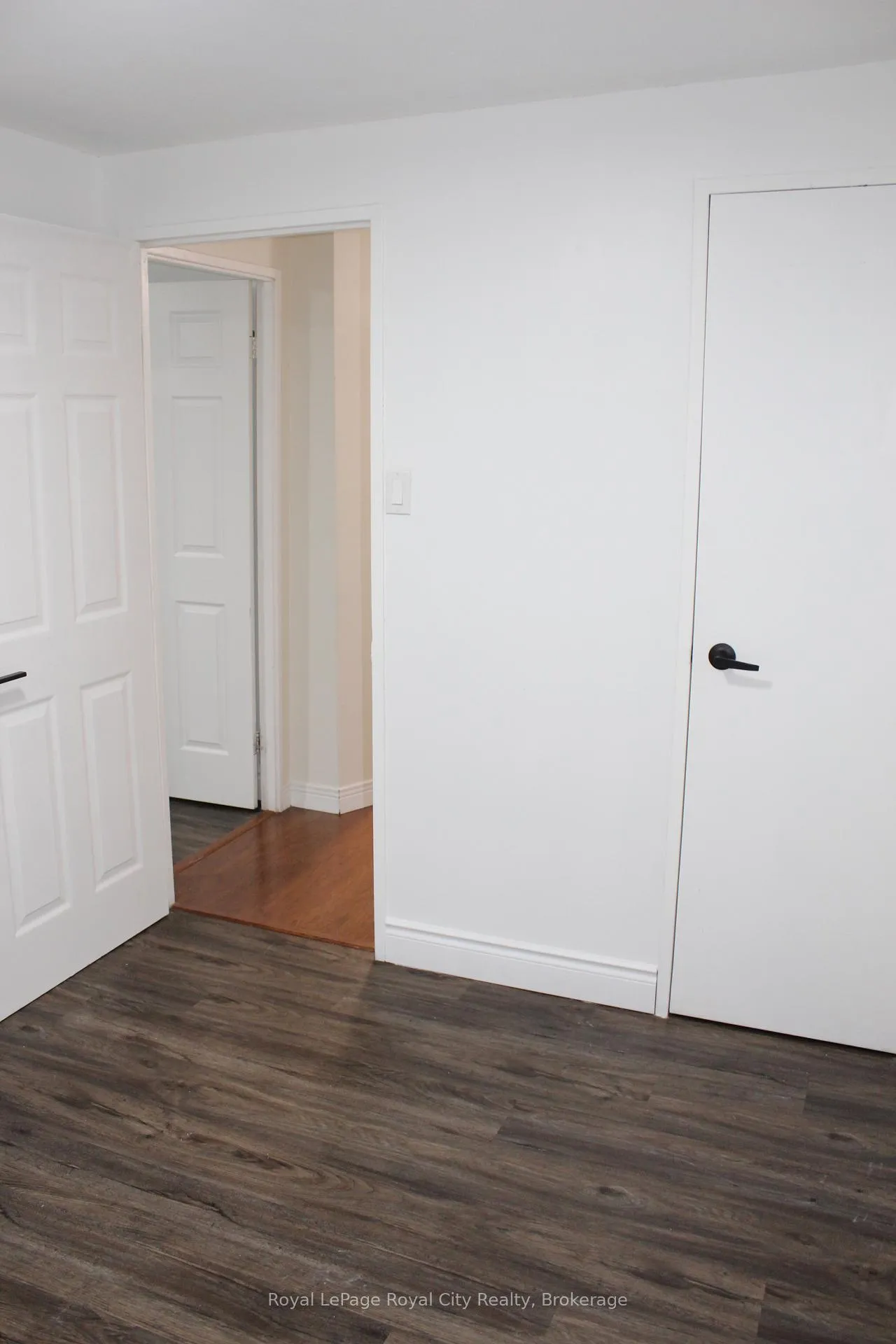 Photo 18 of 137 Jansen Avenue, Kitchener, Centreville Chicopee — HOMEH