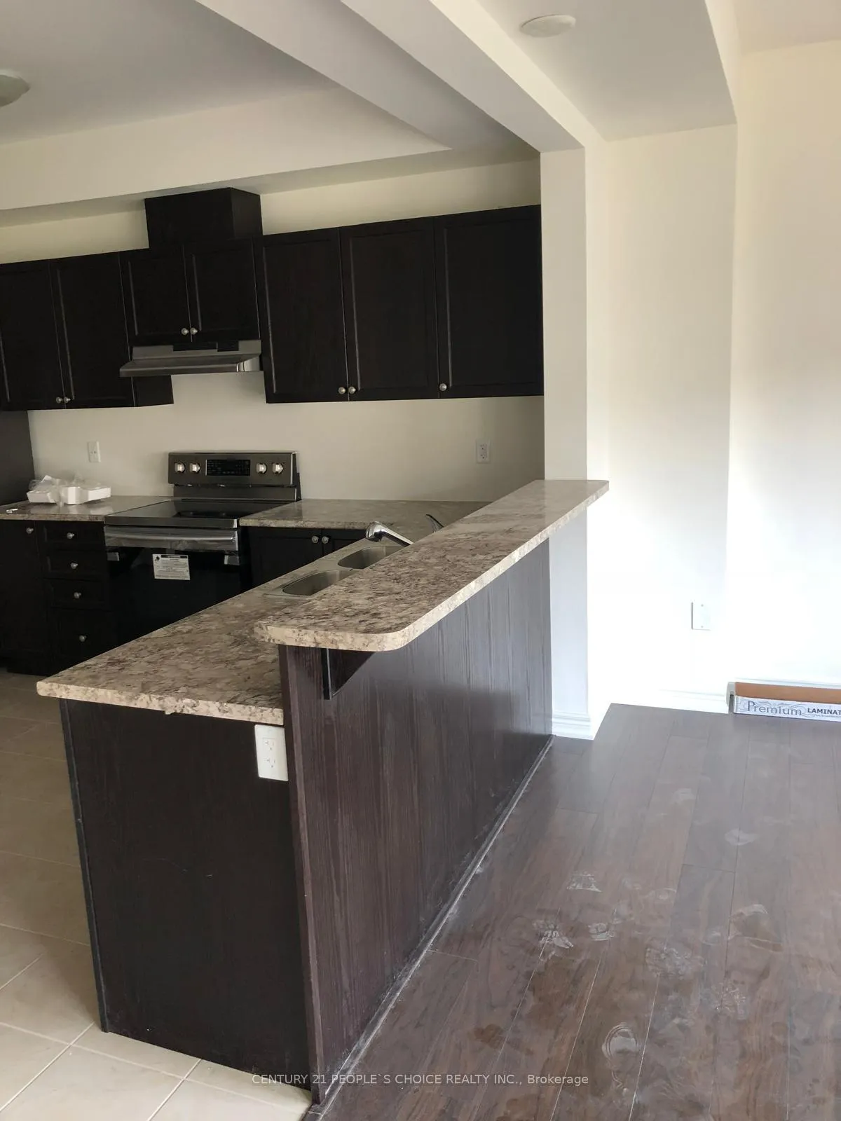 Photo 4 of 41 Bradbury Road, Hamilton, Stoney Creek Mountain — HOMEH