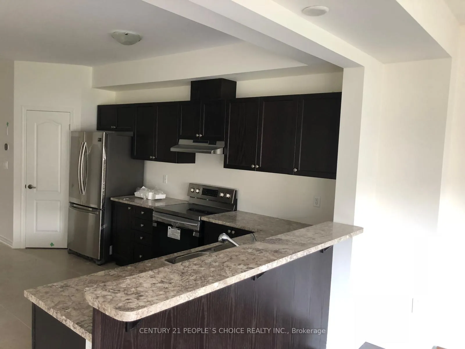 Photo 5 of 41 Bradbury Road, Hamilton, Stoney Creek Mountain — HOMEH