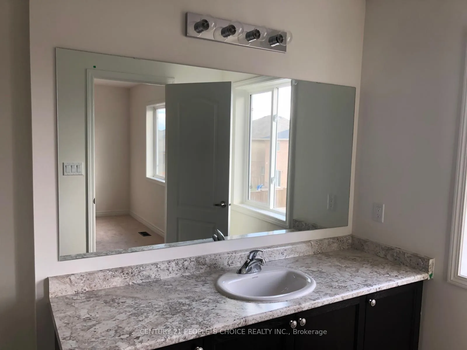 Photo 19 of 41 Bradbury Road, Hamilton, Stoney Creek Mountain — HOMEH