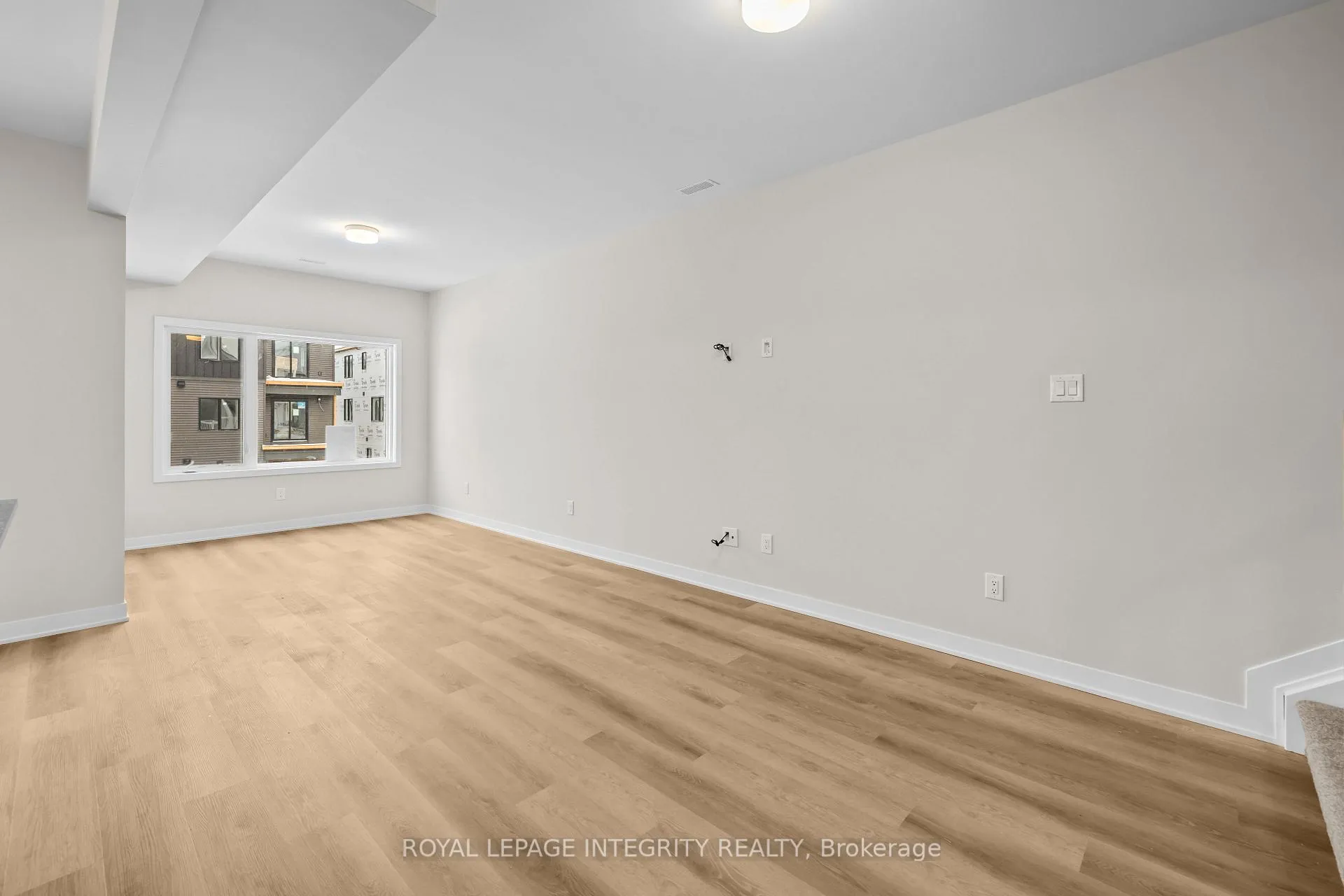 Photo 5 of 812 Demulcent Lane, Ottawa, Kanata - Rural Kanata (Central) — HOMEH