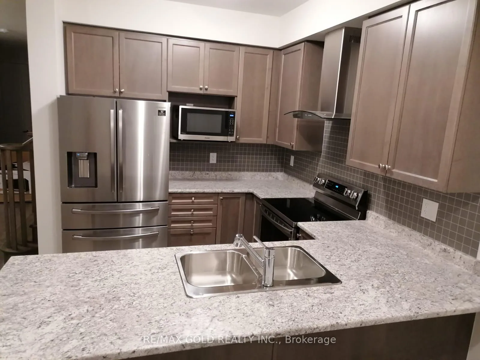 Photo 8 of 32 Oaktree Drive, Haldimand — HOMEH