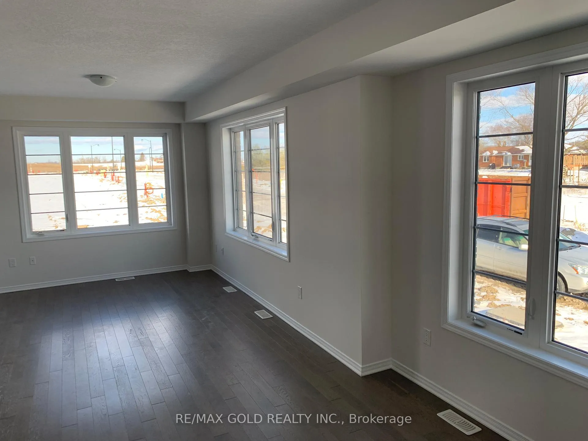 Photo 17 of 32 Oaktree Drive, Haldimand — HOMEH