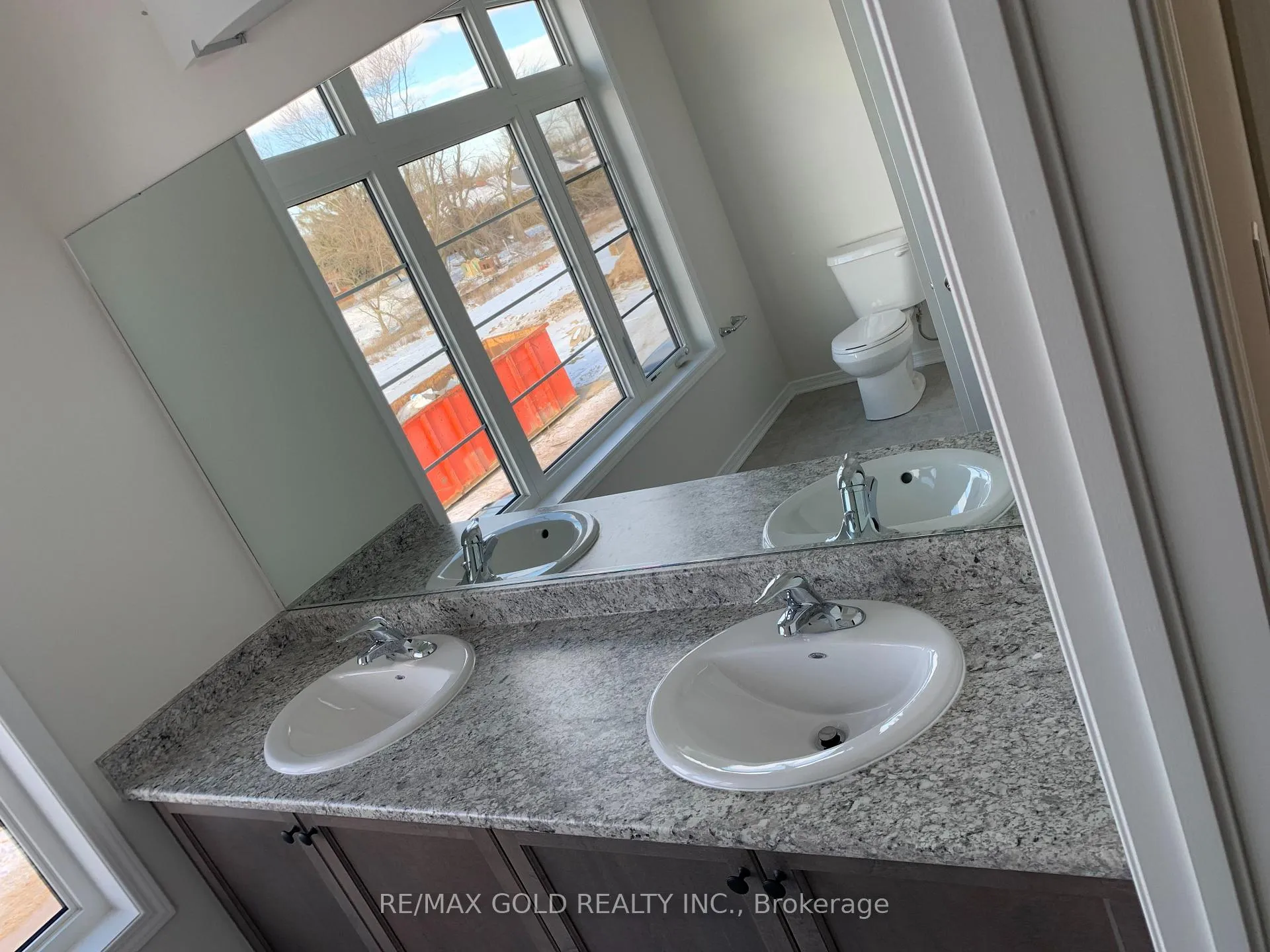 Photo 33 of 32 Oaktree Drive, Haldimand — HOMEH
