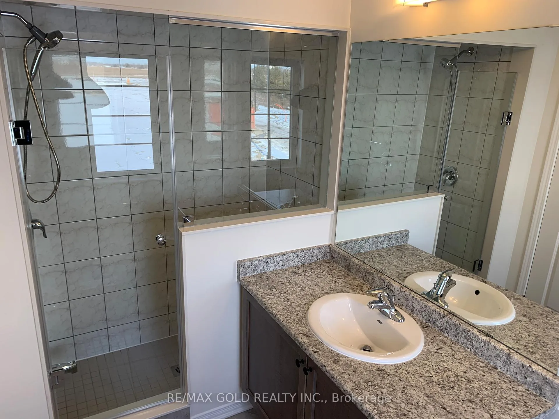 Photo 34 of 32 Oaktree Drive, Haldimand — HOMEH