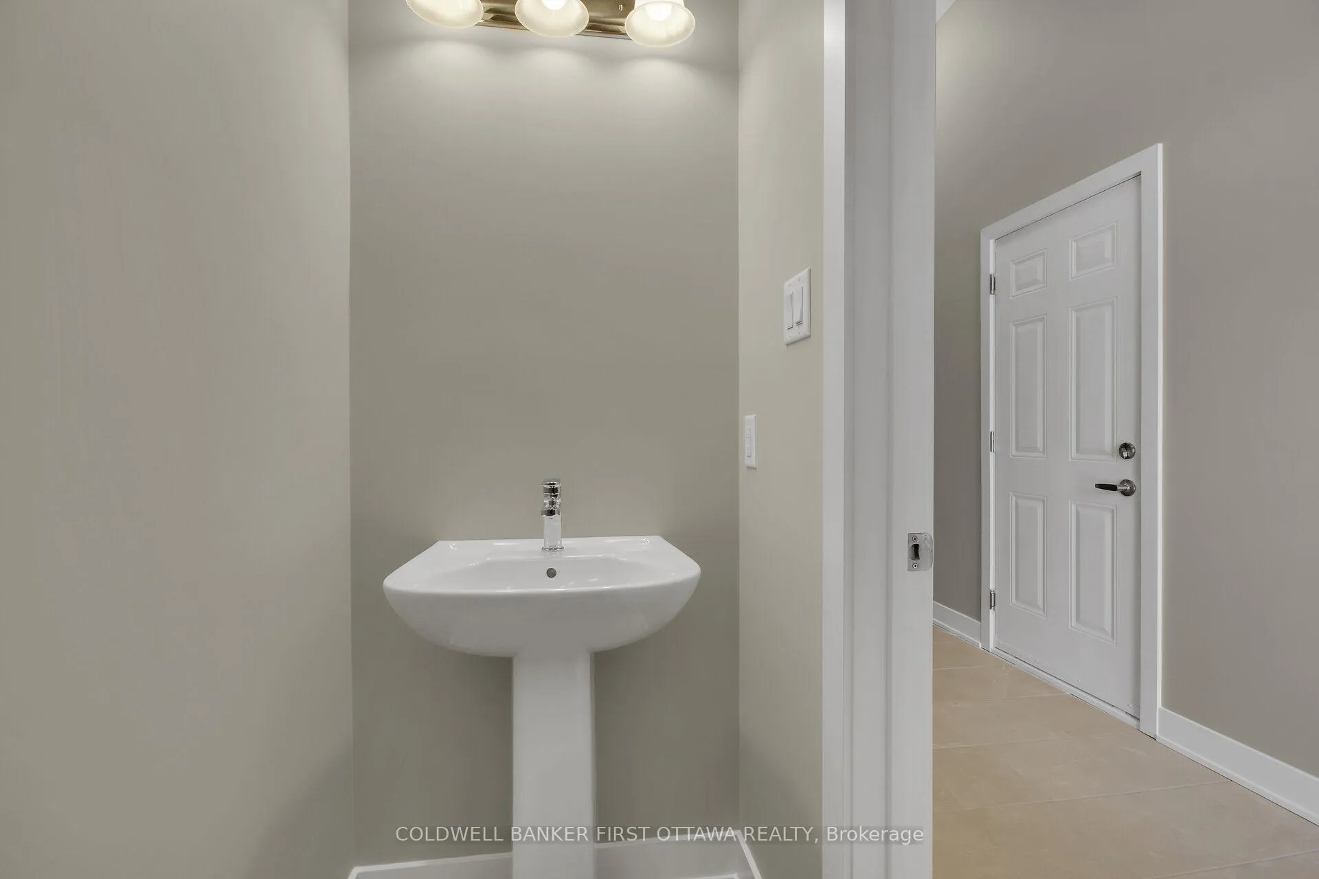 Photo 5 of 127 McPhail Road, Carleton Place — HOMEH