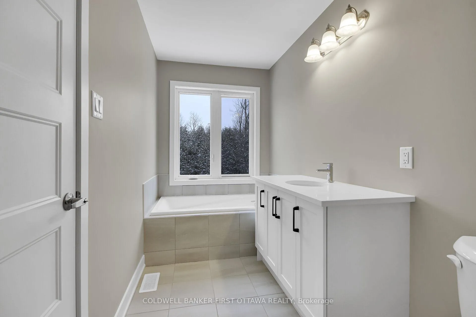 Photo 36 of 127 McPhail Road, Carleton Place — HOMEH
