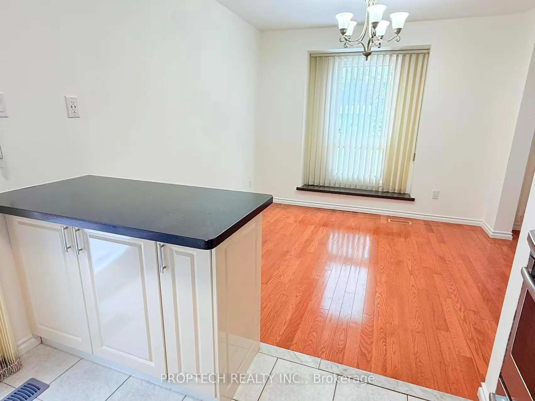 Photo 8 of 49 Carey Crescent, Markham, Milliken Mills West — HOMEH
