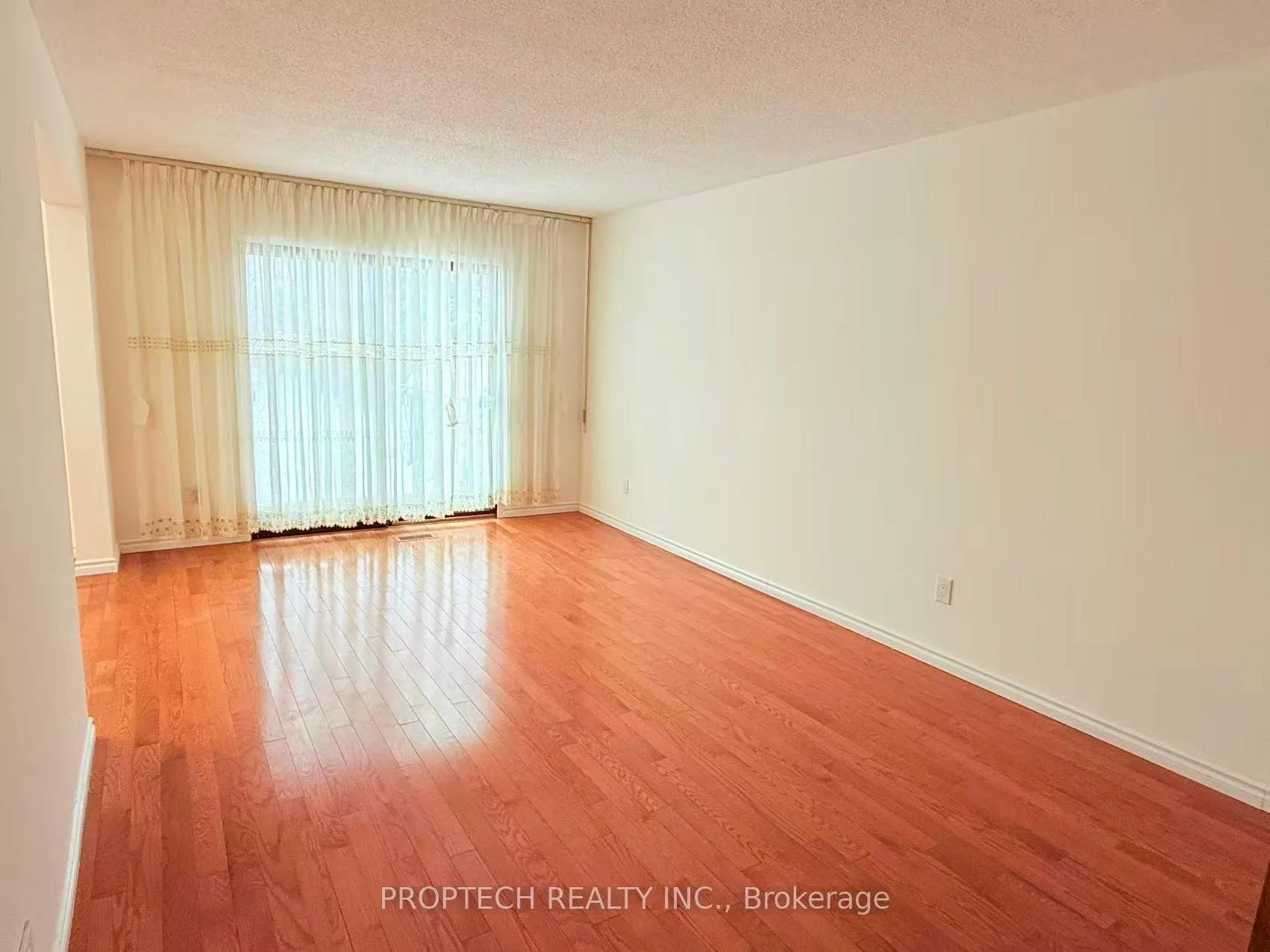Photo 9 of 49 Carey Crescent, Markham, Milliken Mills West — HOMEH