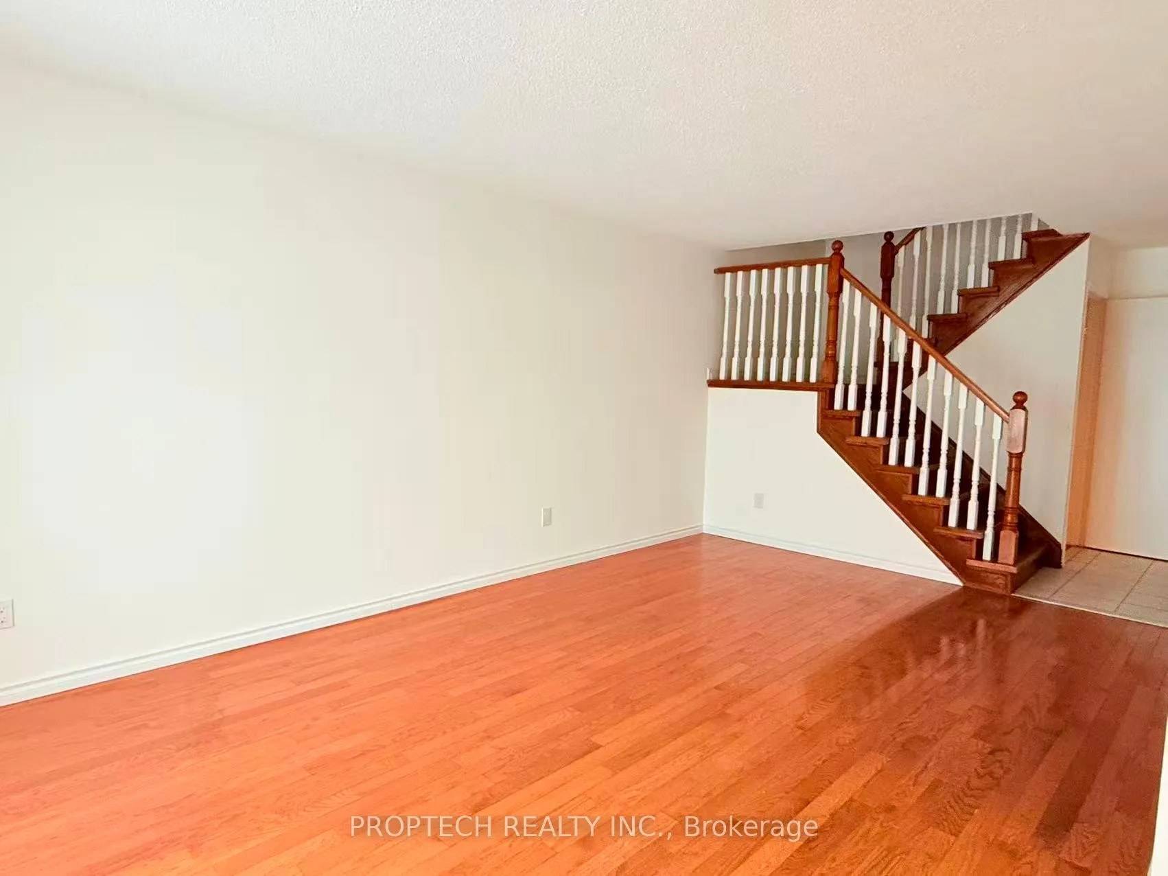Photo 10 of 49 Carey Crescent, Markham, Milliken Mills West — HOMEH
