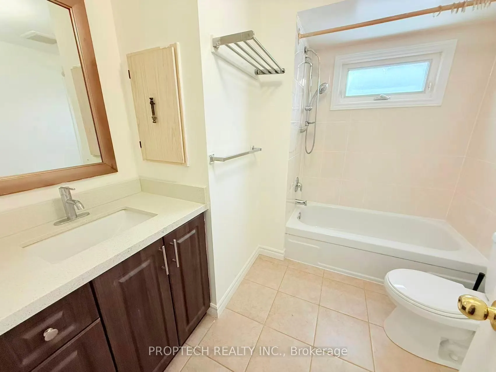 Photo 18 of 49 Carey Crescent, Markham, Milliken Mills West — HOMEH