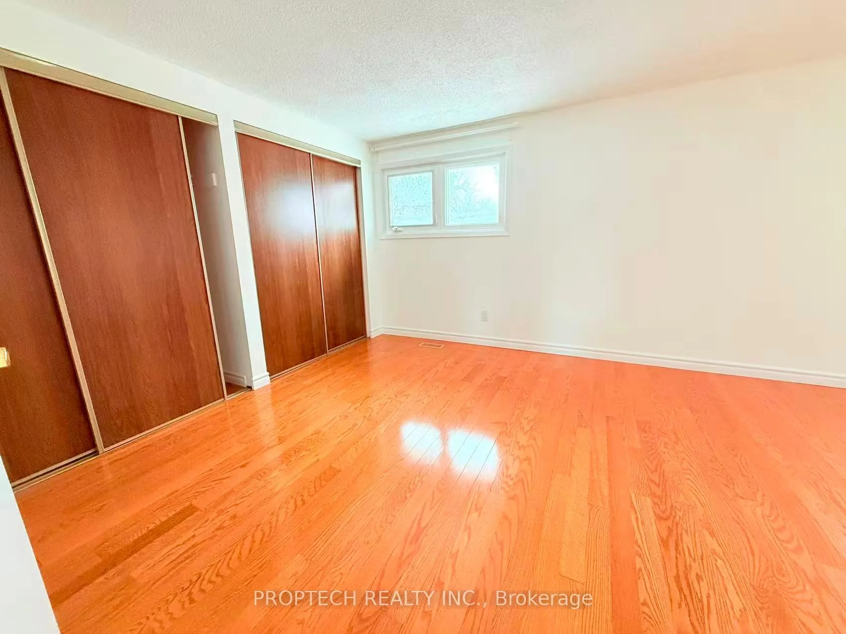 Photo 19 of 49 Carey Crescent, Markham, Milliken Mills West — HOMEH