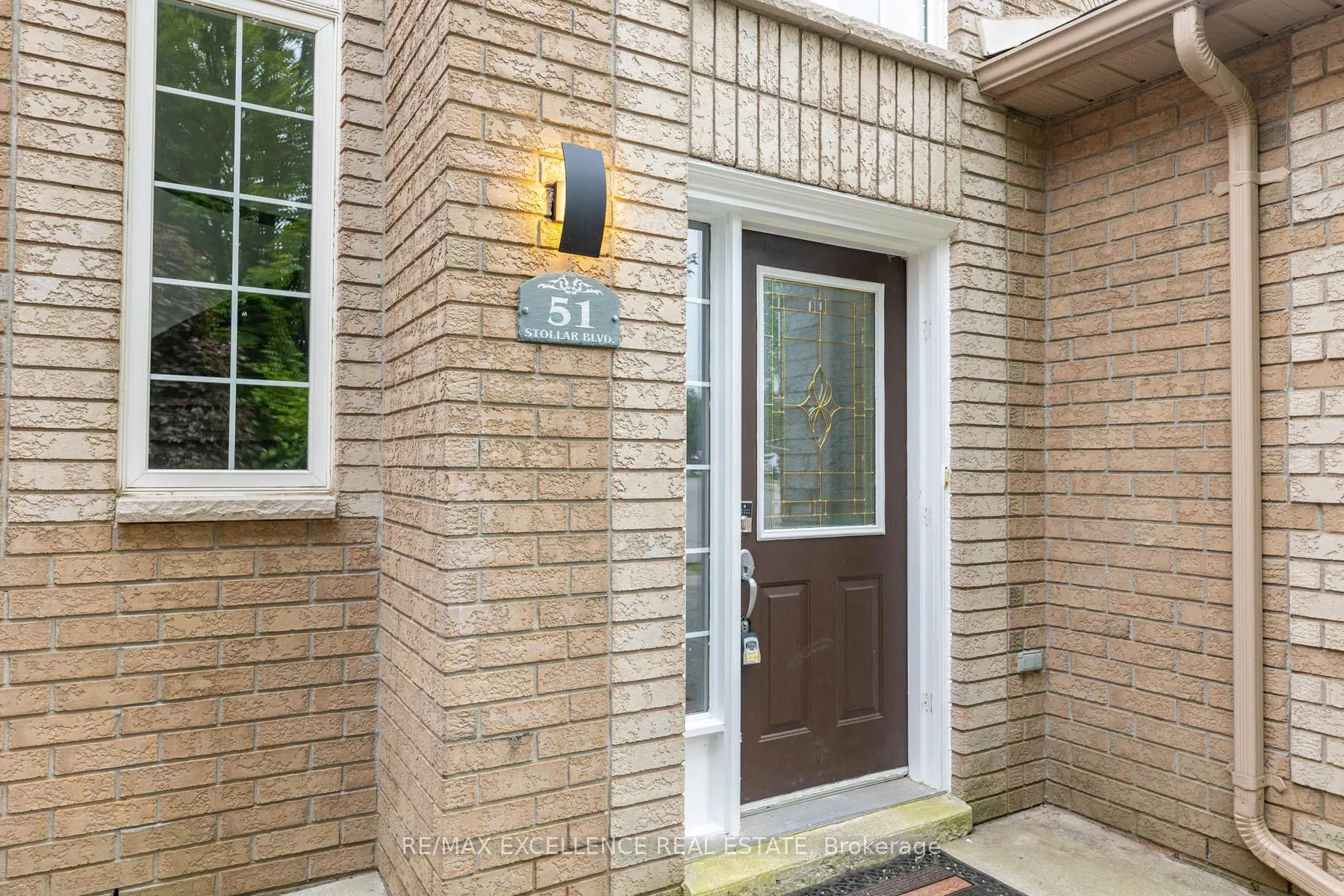 Photo 3 of 51 Stollar Boulevard, Barrie, Little Lake — HOMEH