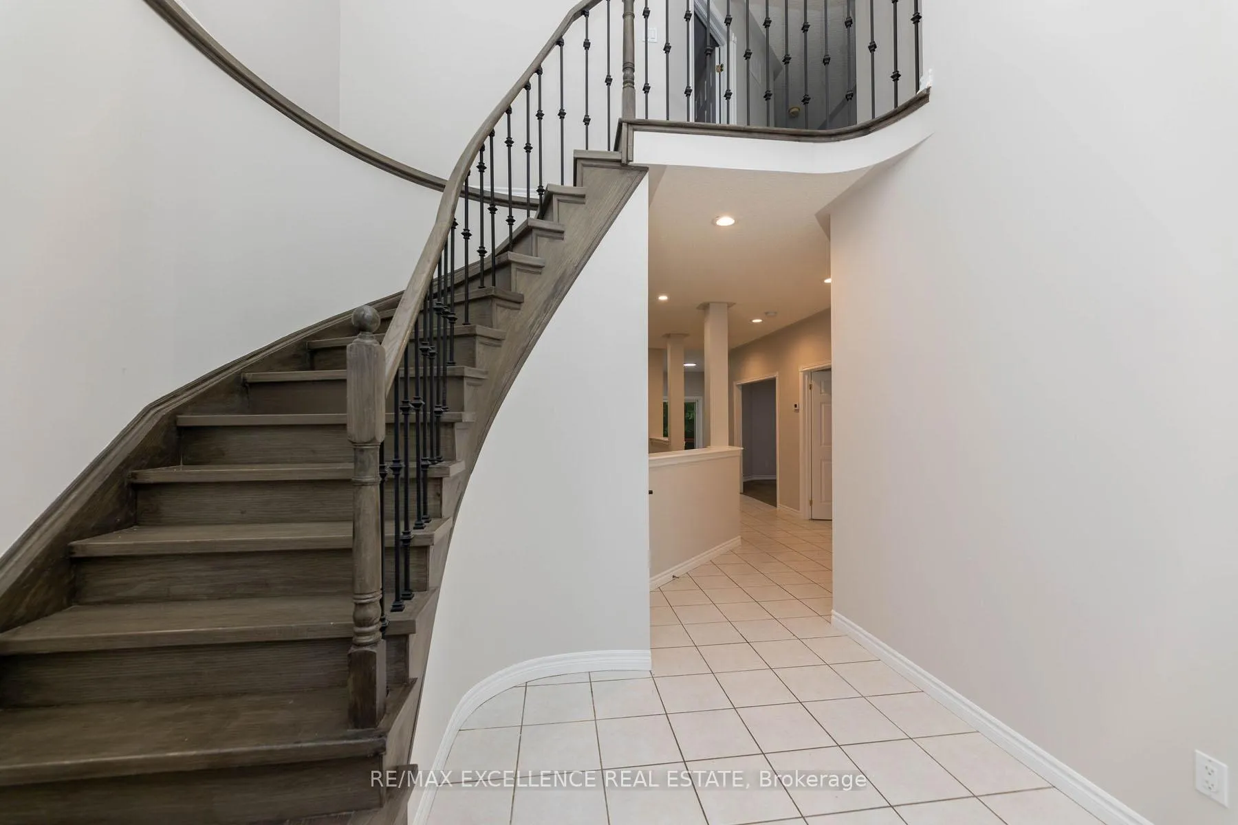 Photo 6 of 51 Stollar Boulevard, Barrie, Little Lake — HOMEH