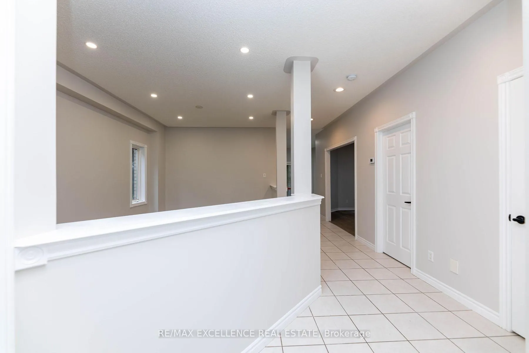 Photo 7 of 51 Stollar Boulevard, Barrie, Little Lake — HOMEH