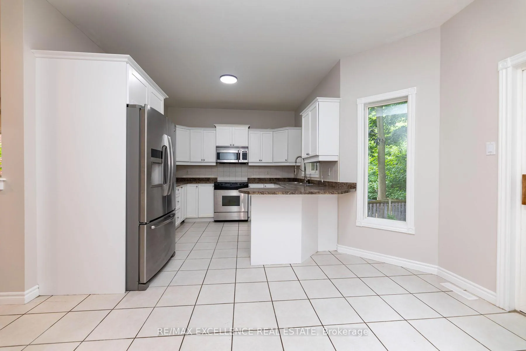 Photo 11 of 51 Stollar Boulevard, Barrie, Little Lake — HOMEH