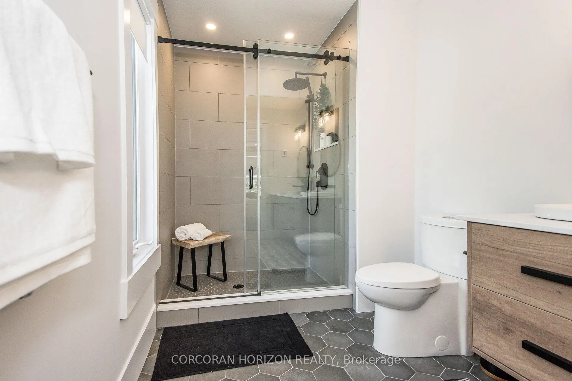 Photo 32 of 156 Newman Drive, Cambridge — HOMEH
