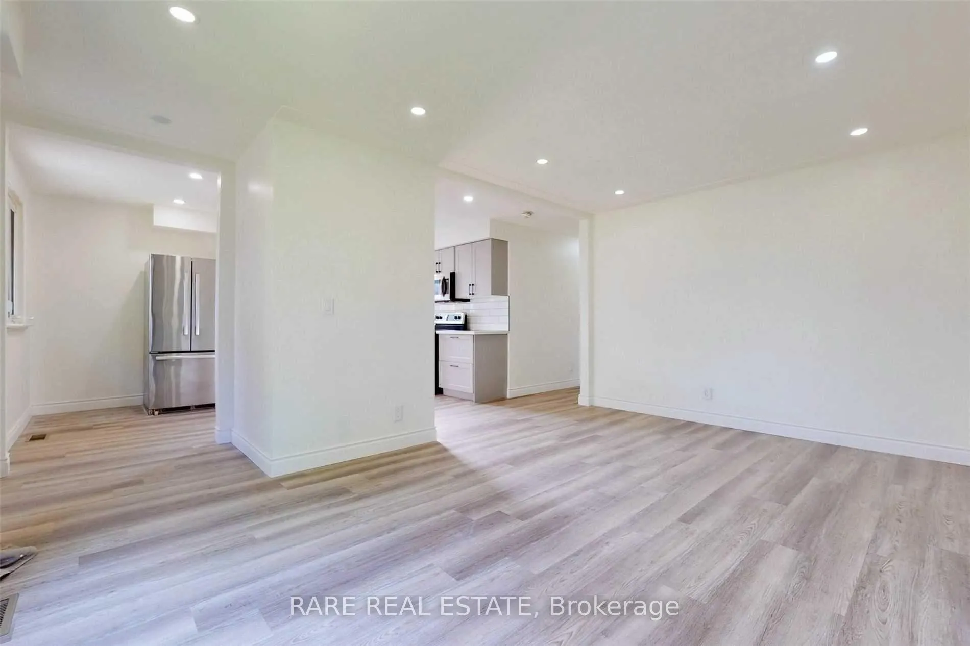 Photo 5 of Unit #Main, 346 Conant Street, Oshawa, Lakeview — HOMEH