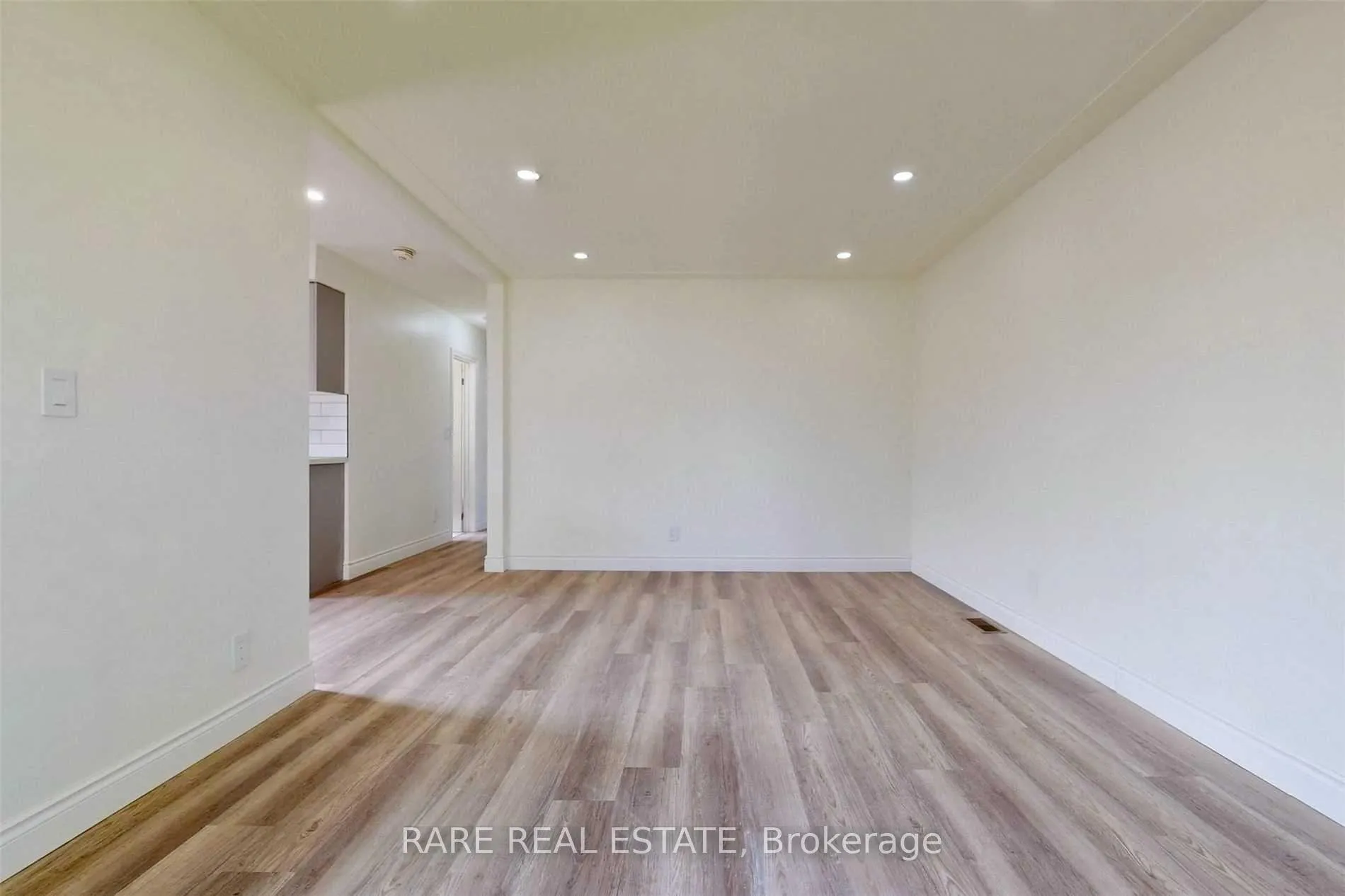 Photo 6 of Unit #Main, 346 Conant Street, Oshawa, Lakeview — HOMEH