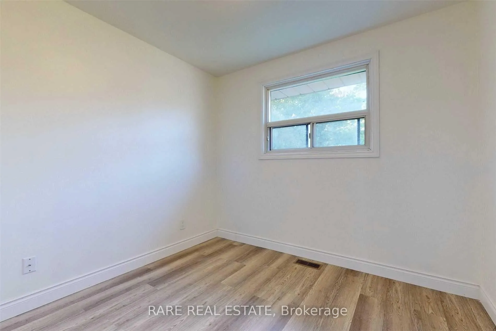 Photo 11 of Unit #Main, 346 Conant Street, Oshawa, Lakeview — HOMEH
