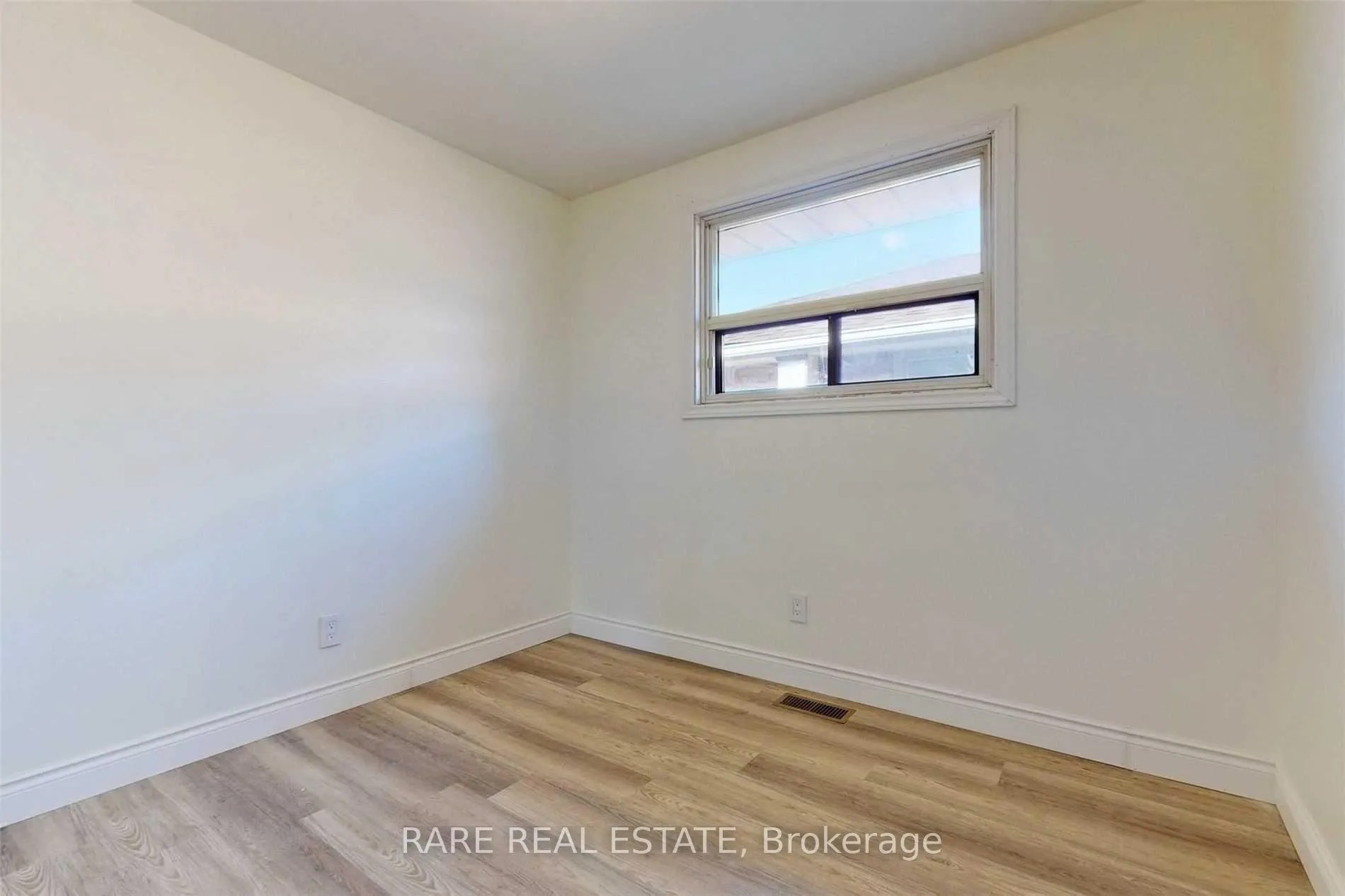 Photo 16 of Unit #Main, 346 Conant Street, Oshawa, Lakeview — HOMEH