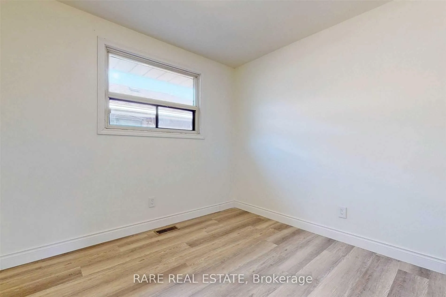 Photo 18 of Unit #Main, 346 Conant Street, Oshawa, Lakeview — HOMEH