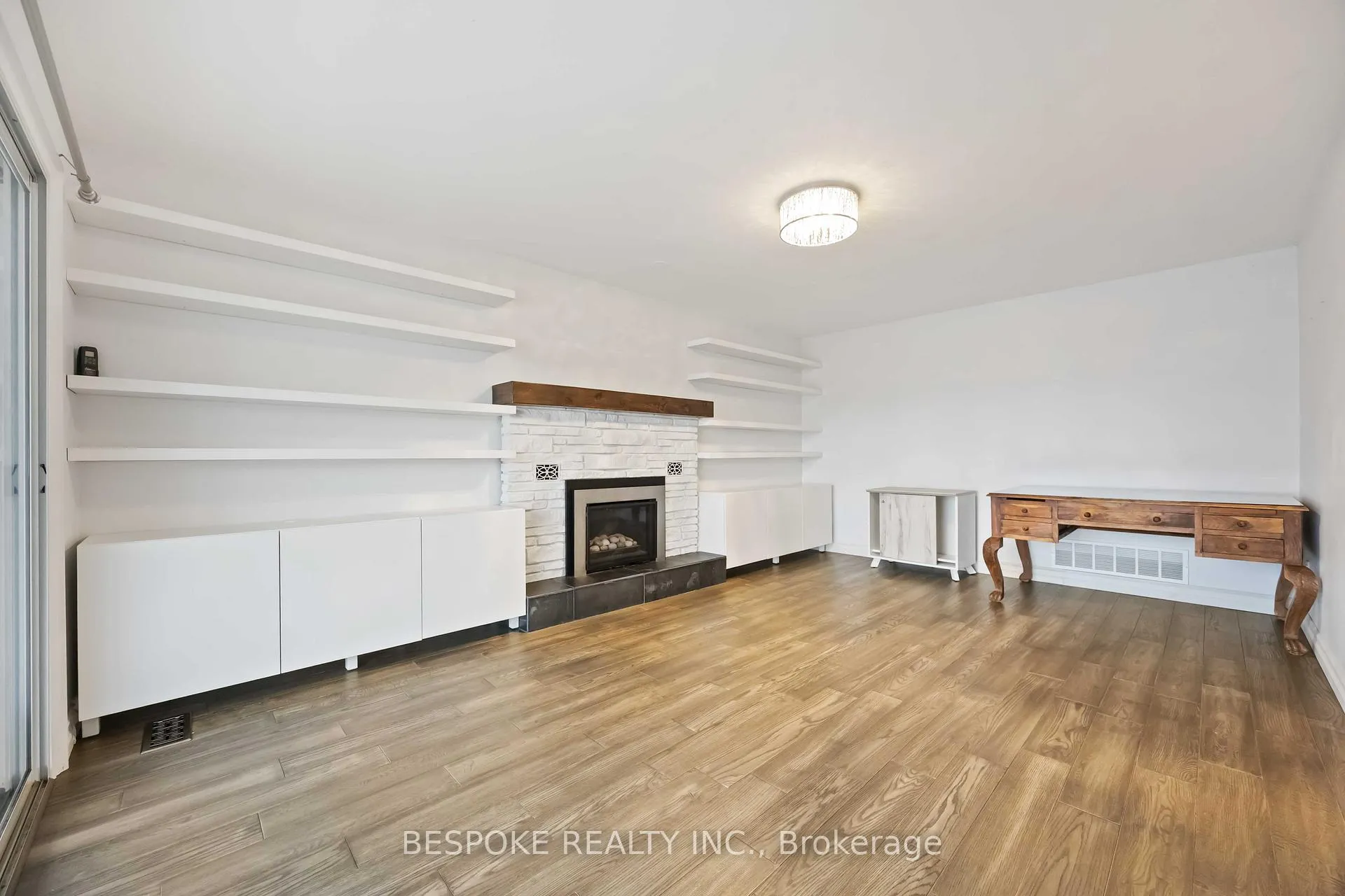 Photo 7 of Unit Main, 1942 Faylee Crescent, Pickering, Liverpool — HOMEH