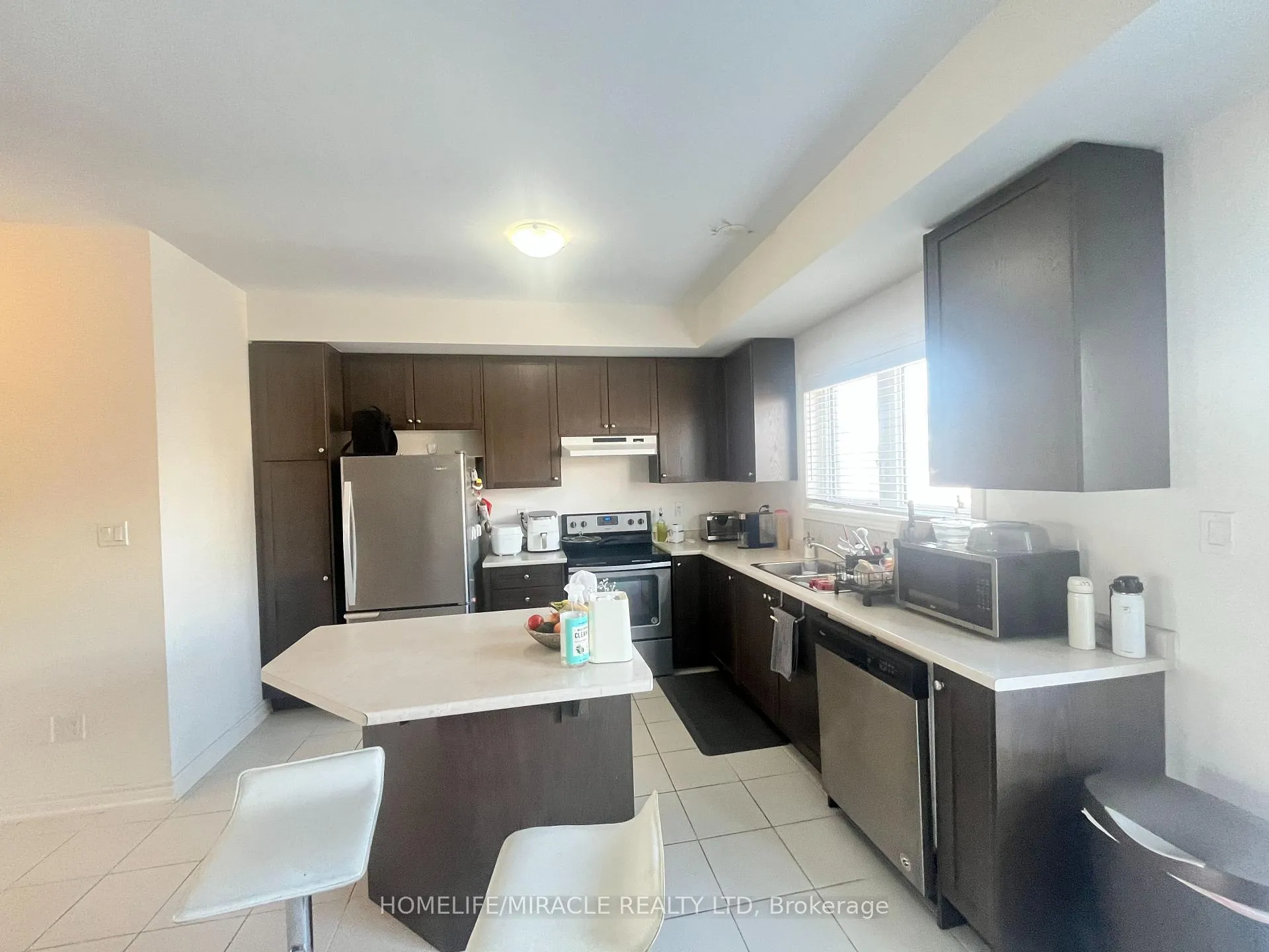 Photo 3 of 16 Botanical Avenue, Brampton, Credit Valley — HOMEH
