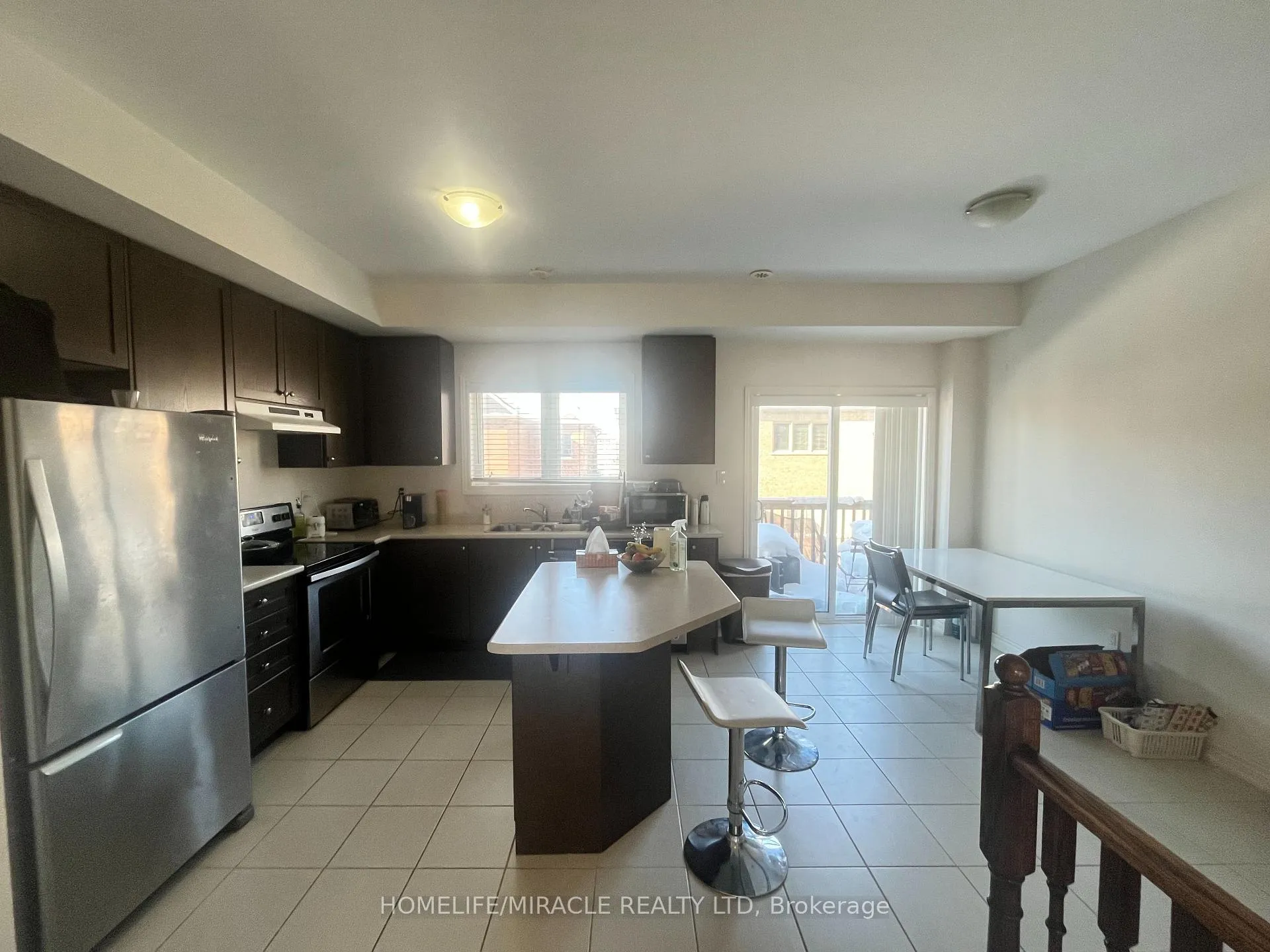 Photo 4 of 16 Botanical Avenue, Brampton, Credit Valley — HOMEH