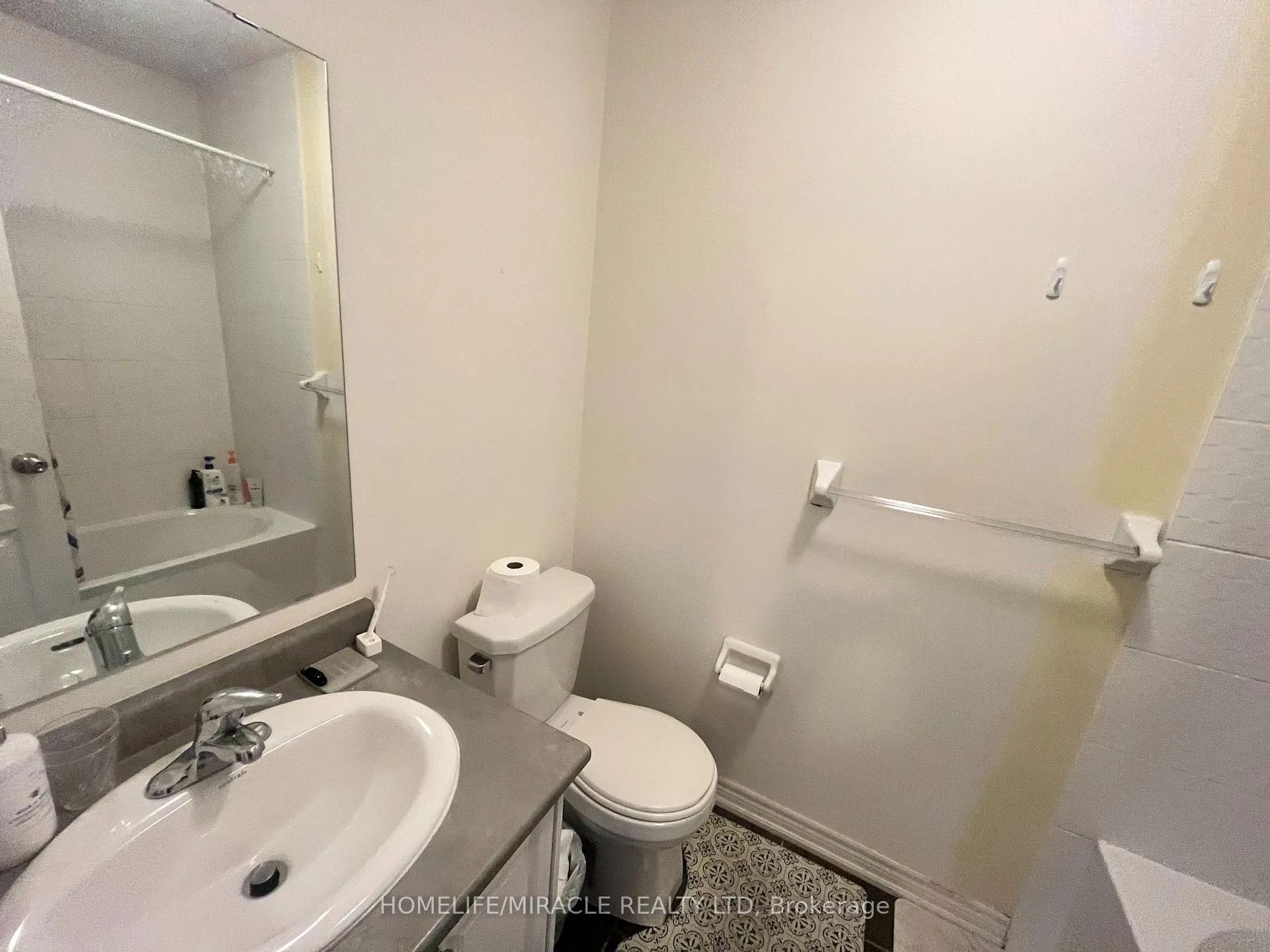 Photo 11 of 16 Botanical Avenue, Brampton, Credit Valley — HOMEH
