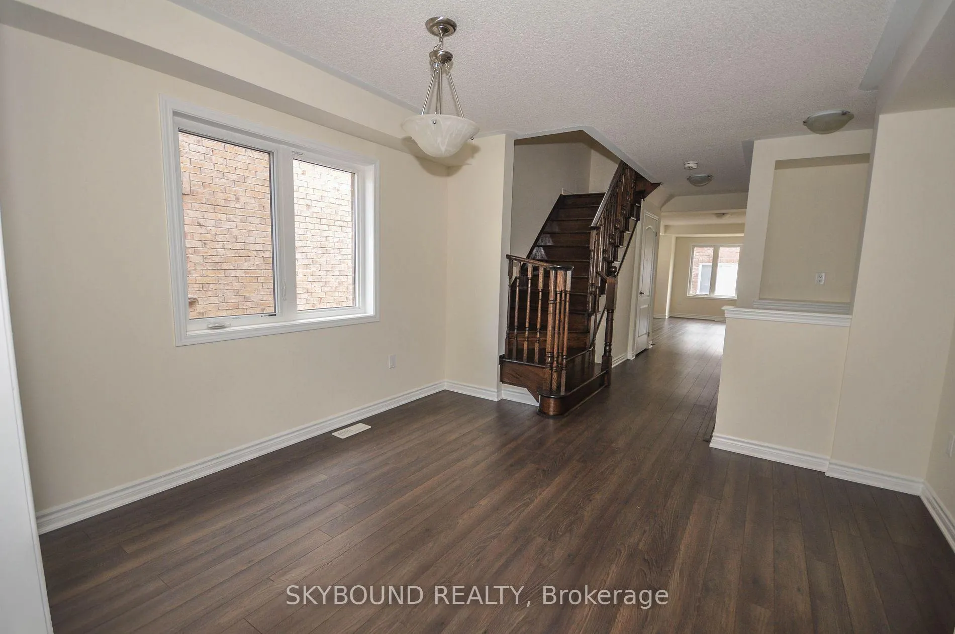 Photo 3 of 268 Gooding Crescent, Milton, Ford — HOMEH