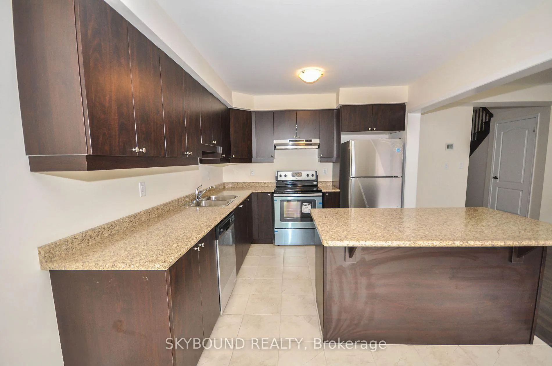 Photo 7 of 268 Gooding Crescent, Milton, Ford — HOMEH