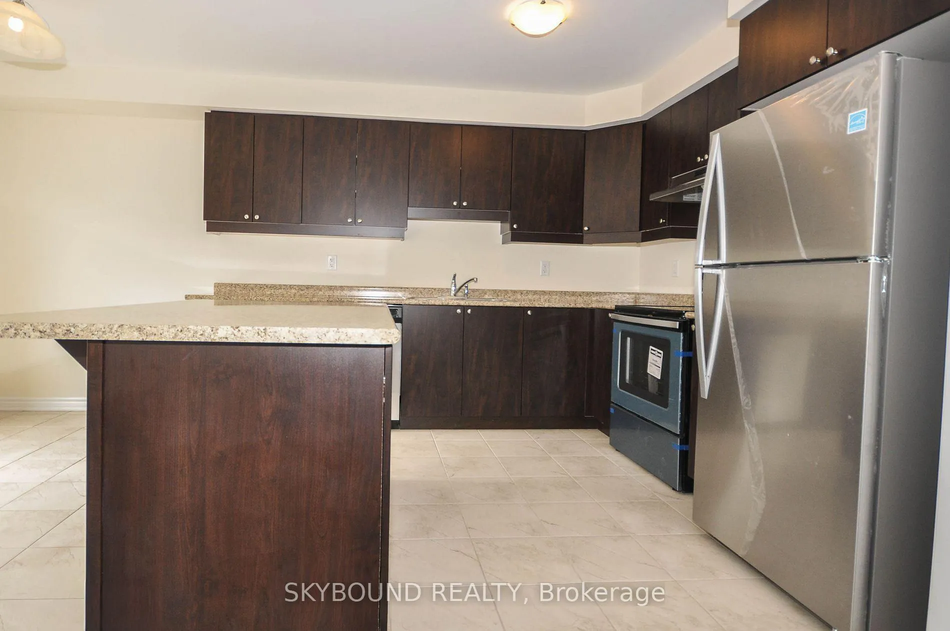 Photo 8 of 268 Gooding Crescent, Milton, Ford — HOMEH