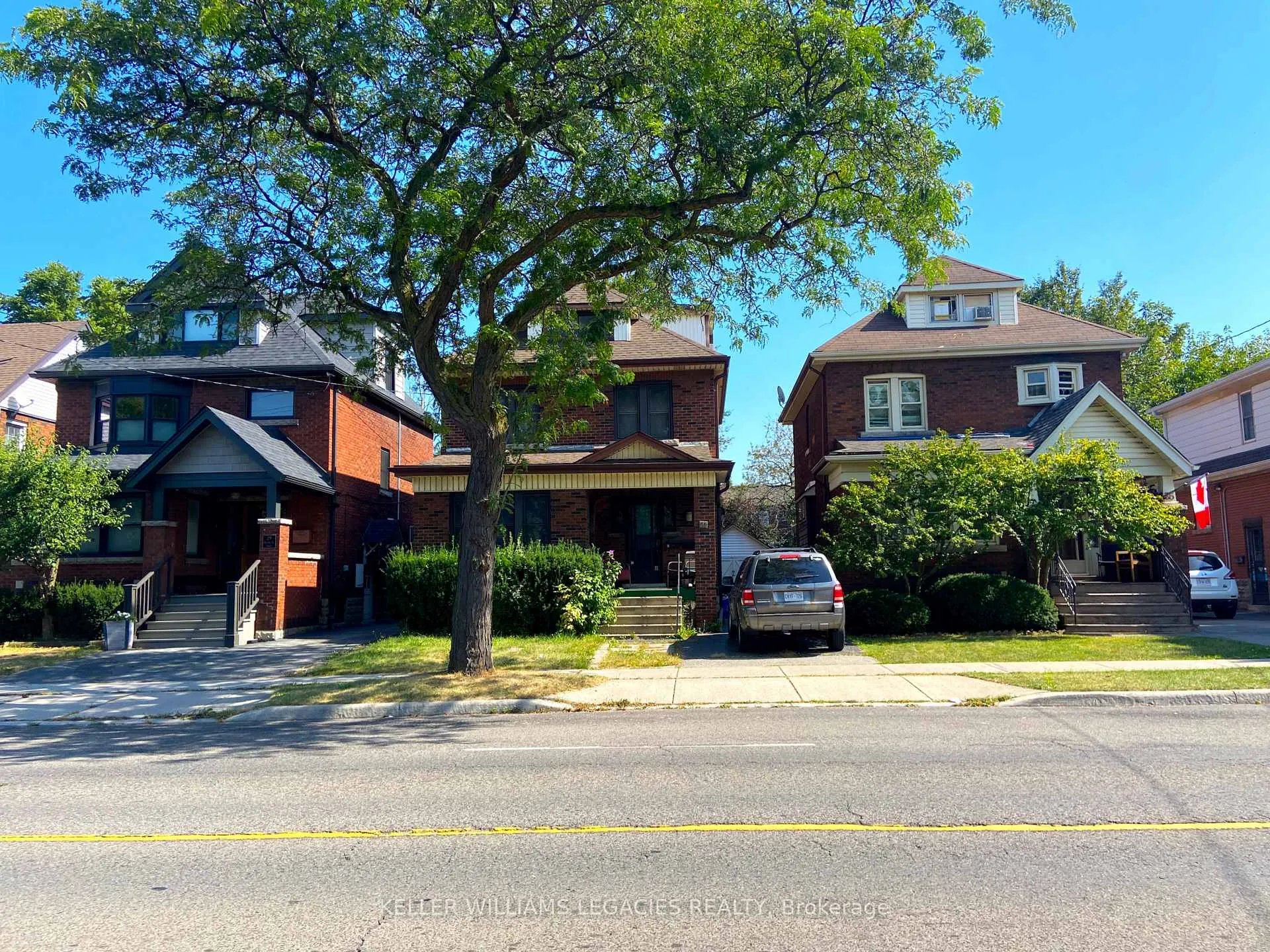 Front of 31 Ottawa Street S