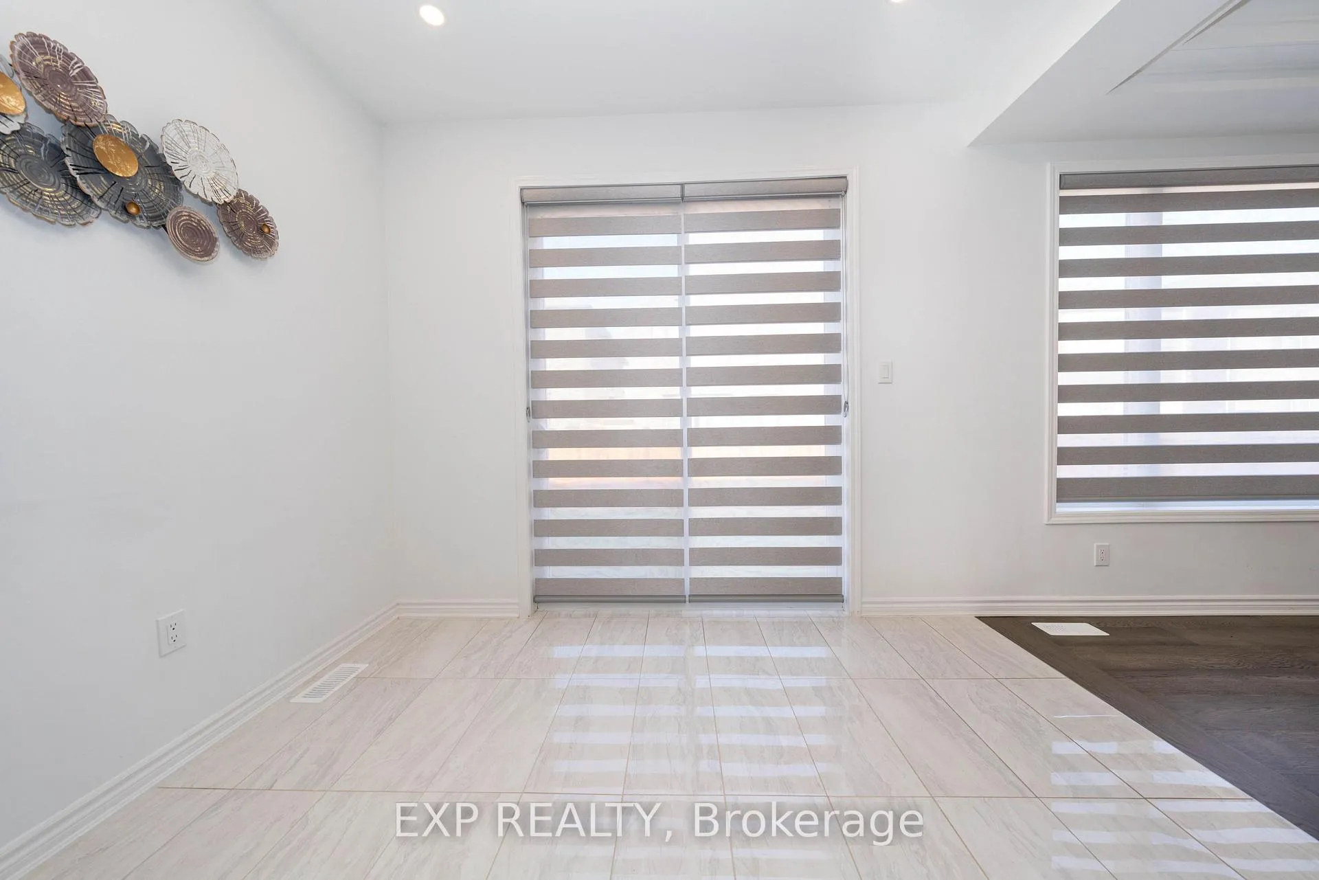 Photo 14 of 558 Kennedy Circle W, Milton, Cobban — HOMEH