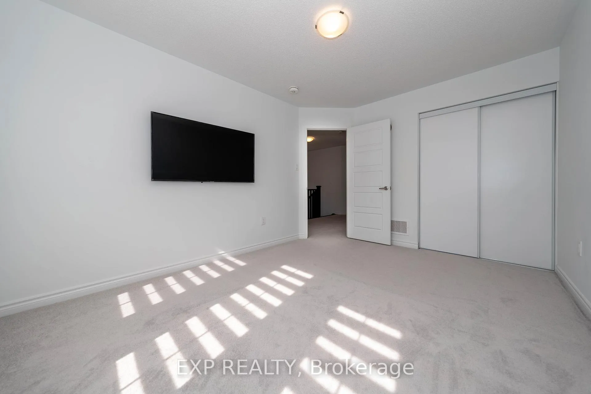 Photo 18 of 558 Kennedy Circle W, Milton, Cobban — HOMEH