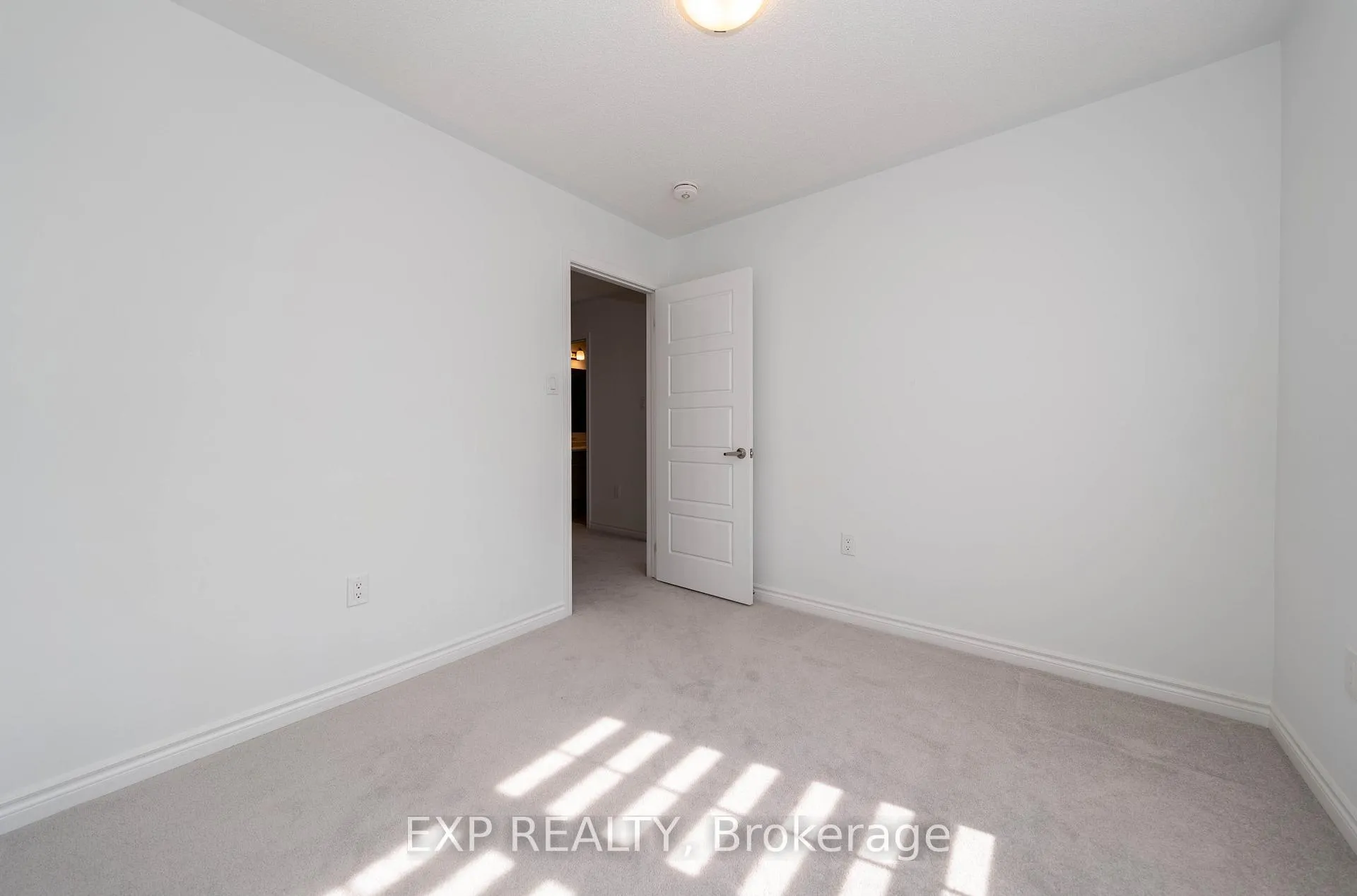 Photo 24 of 558 Kennedy Circle W, Milton, Cobban — HOMEH