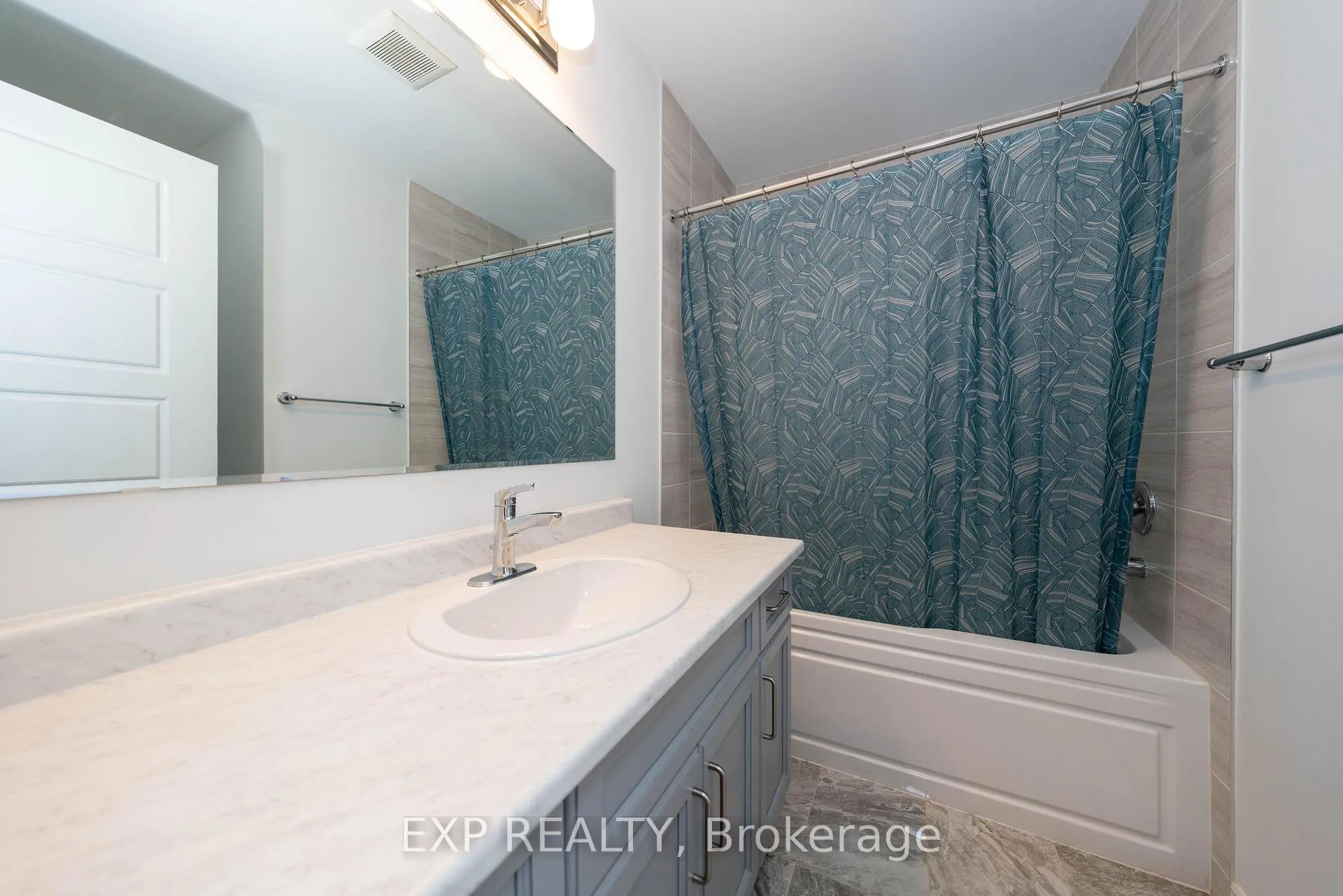 Photo 35 of 558 Kennedy Circle W, Milton, Cobban — HOMEH