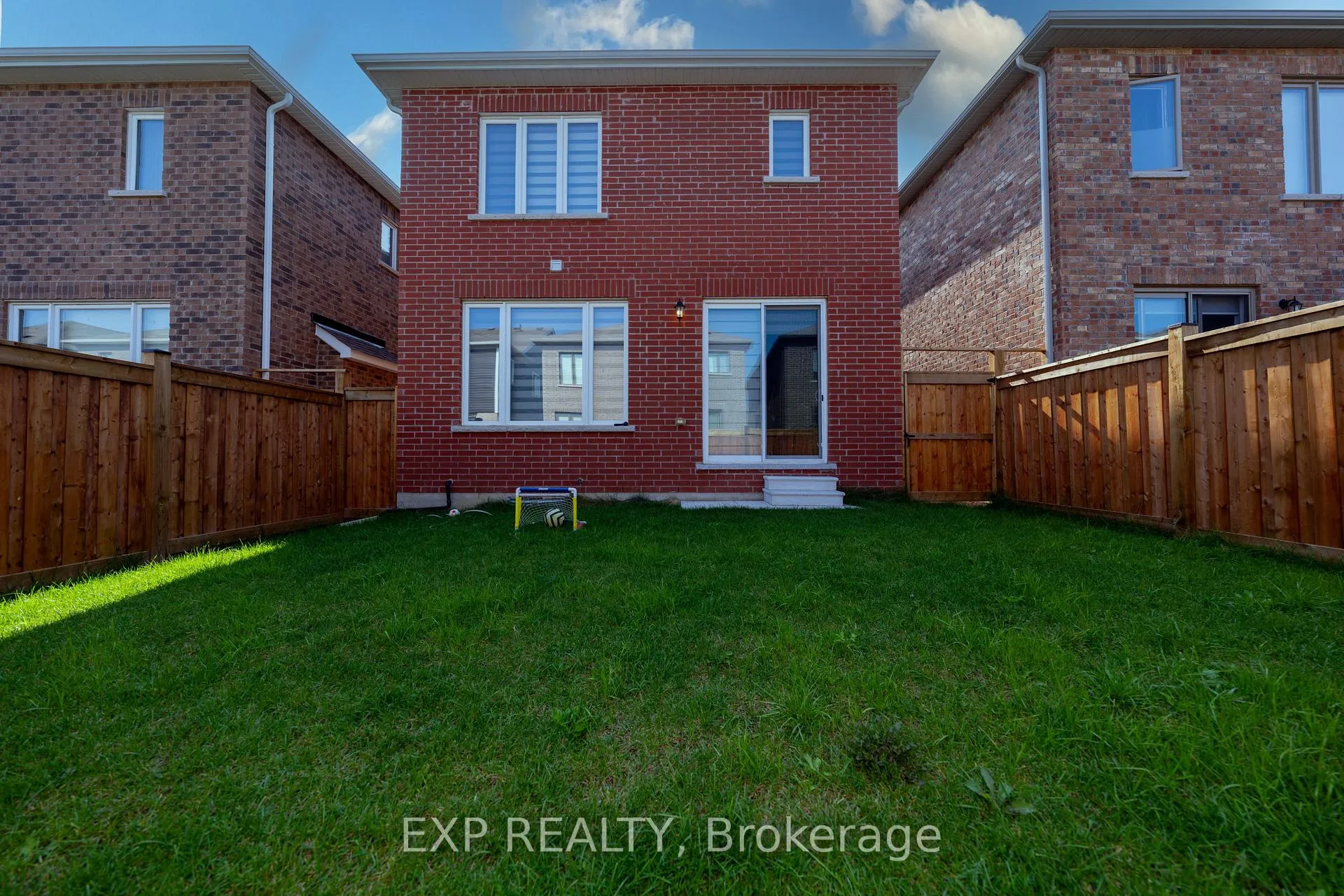 Photo 39 of 558 Kennedy Circle W, Milton, Cobban — HOMEH