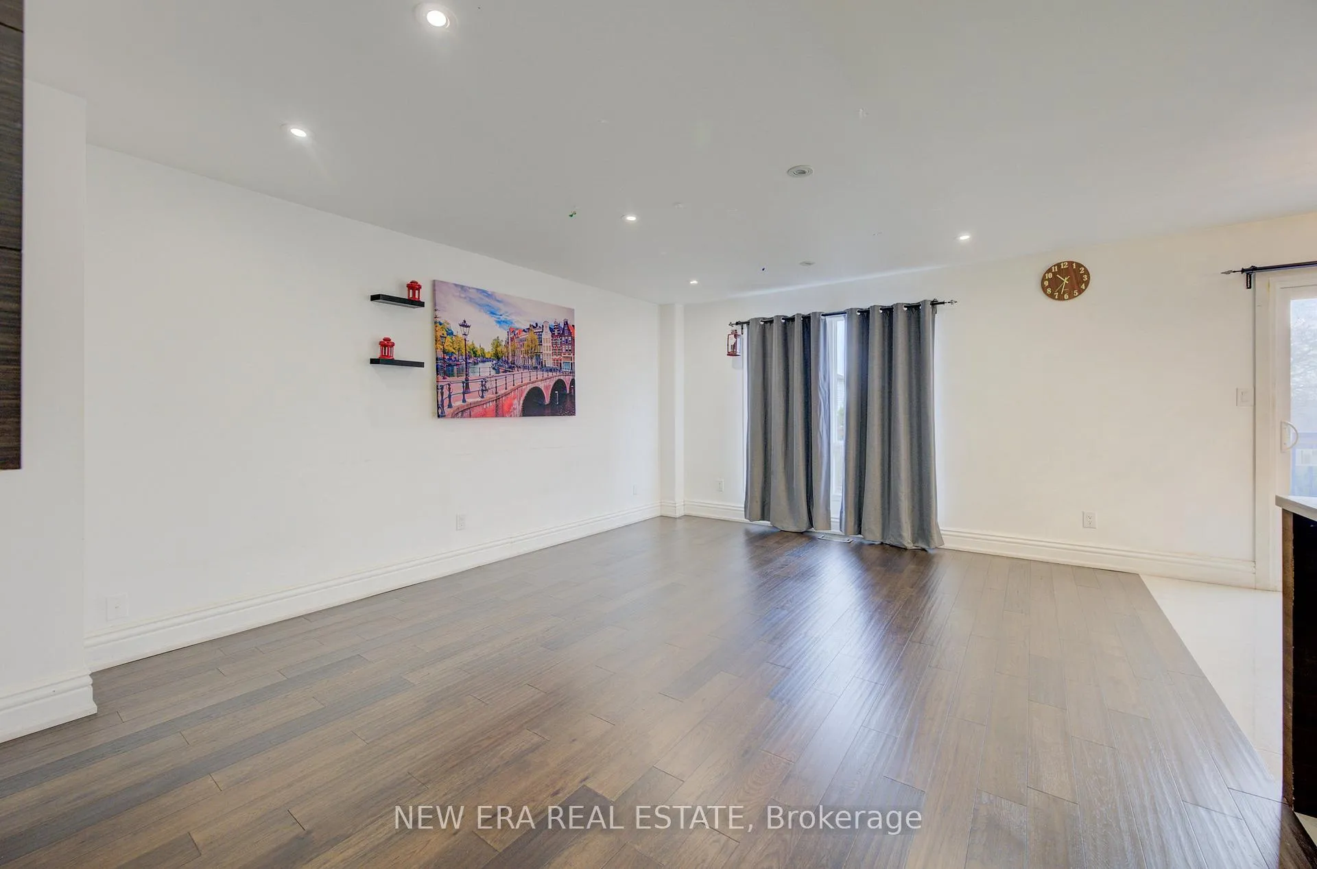 Photo 3 of 495 Templemead Drive, Hamilton, Templemead — HOMEH