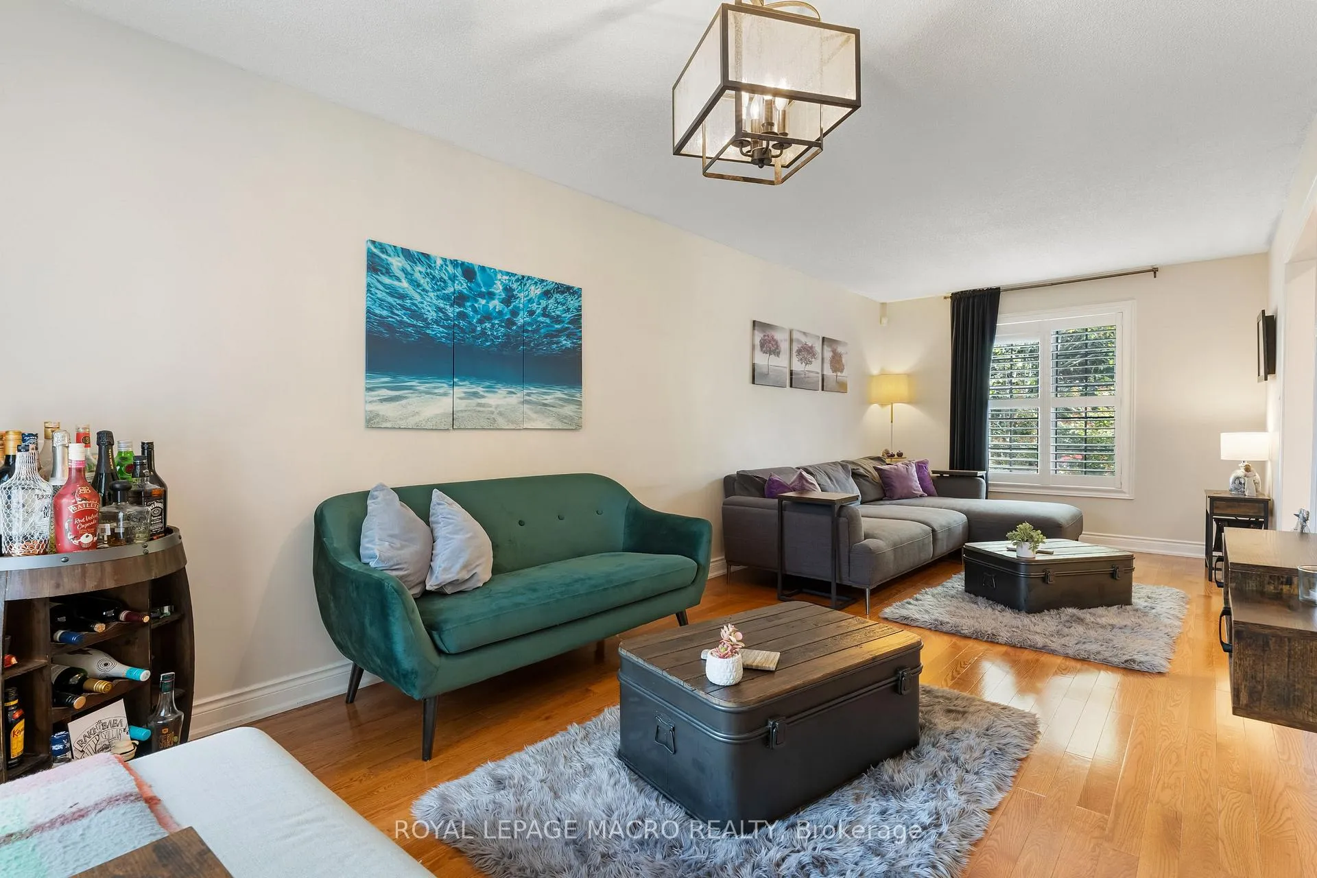 Photo 9 of 14 Coopershawk Crescent, Hamilton, Carpenter — HOMEH