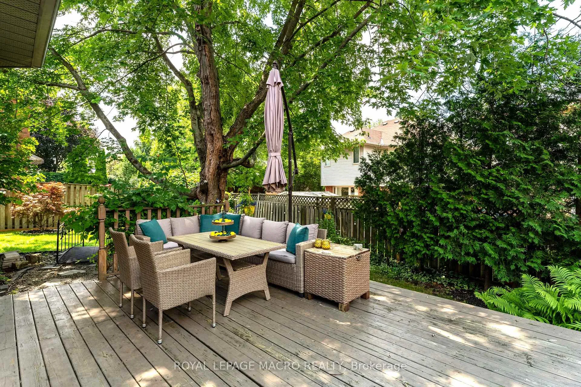 Photo 32 of 14 Coopershawk Crescent, Hamilton, Carpenter — HOMEH