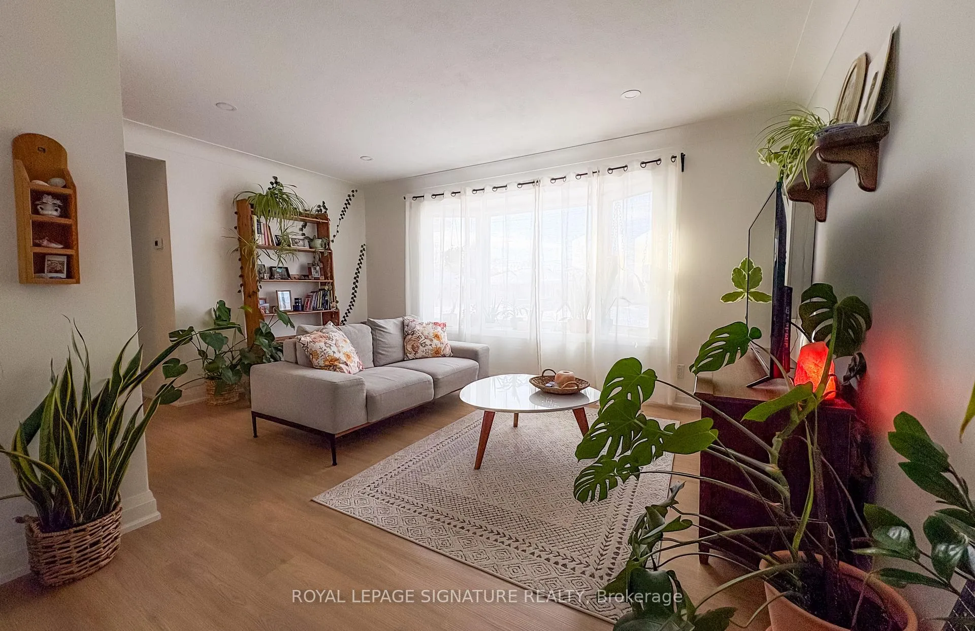 Photo 1 of Unit Main, 437 Upper Kenilworth Avenue, Hamilton, Huntington — HOMEH
