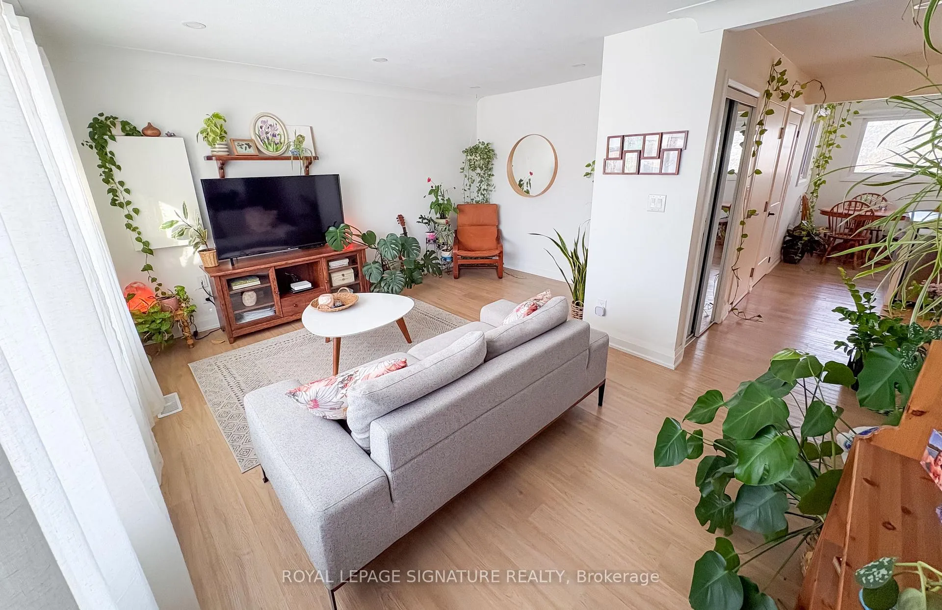 Photo 2 of Unit Main, 437 Upper Kenilworth Avenue, Hamilton, Huntington — HOMEH
