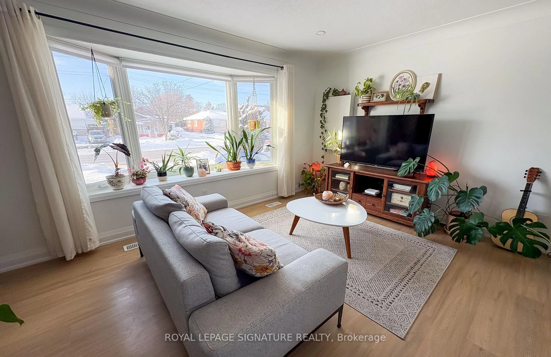 Photo 5 of Unit Main, 437 Upper Kenilworth Avenue, Hamilton, Huntington — HOMEH