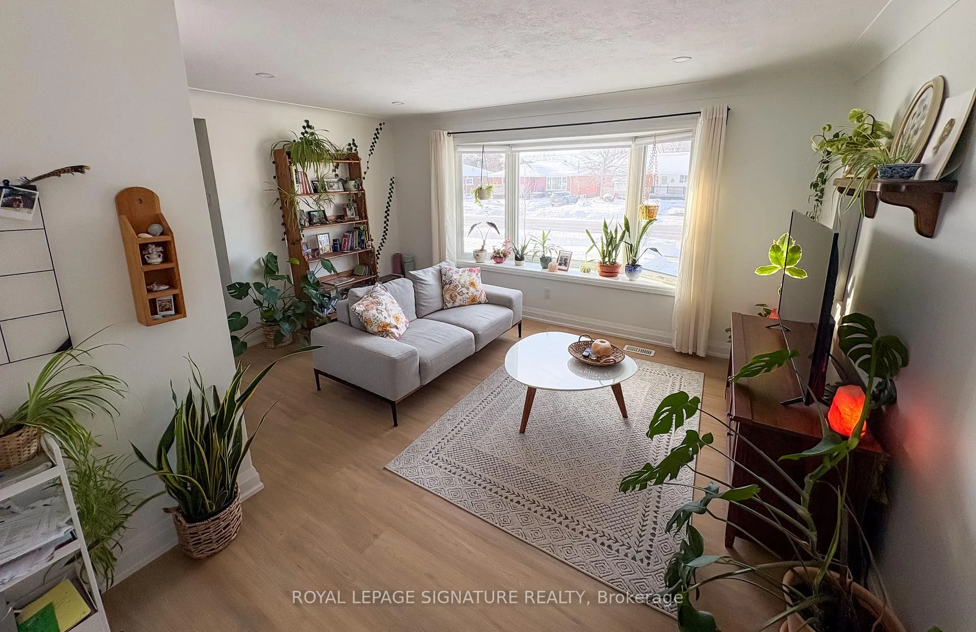 Photo 7 of Unit Main, 437 Upper Kenilworth Avenue, Hamilton, Huntington — HOMEH