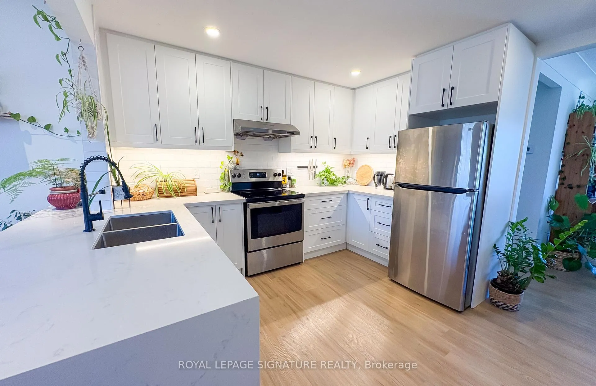 Photo 18 of Unit Main, 437 Upper Kenilworth Avenue, Hamilton, Huntington — HOMEH