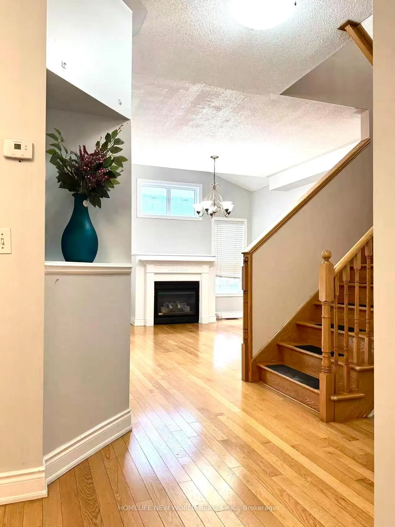 Photo 3 of 31 Moraine Drive, Vaughan, Vellore Village — HOMEH