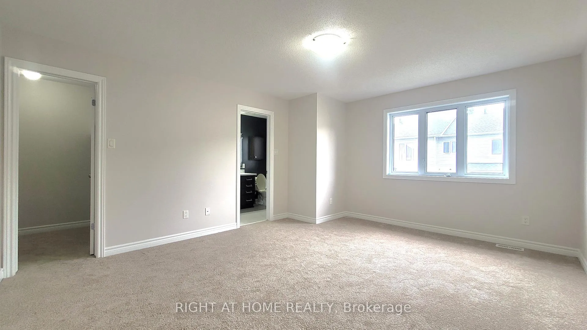 Photo 10 of 134 Mancini Way, Ottawa, Barrhaven - Strandherd — HOMEH